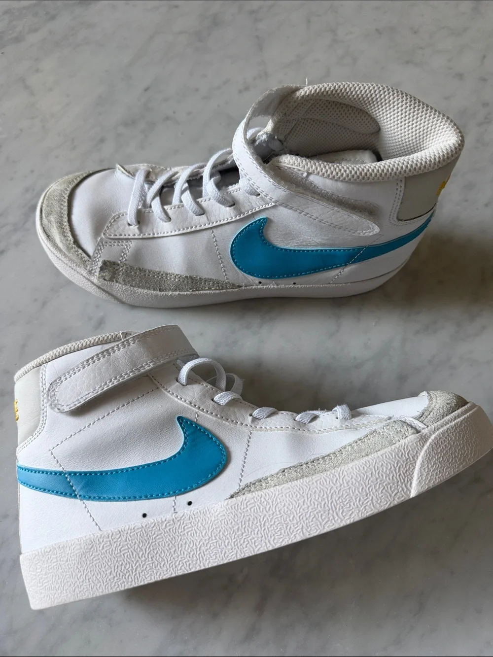 Nike Kids White High-Top Sneakers with Blue Swoosh size 3